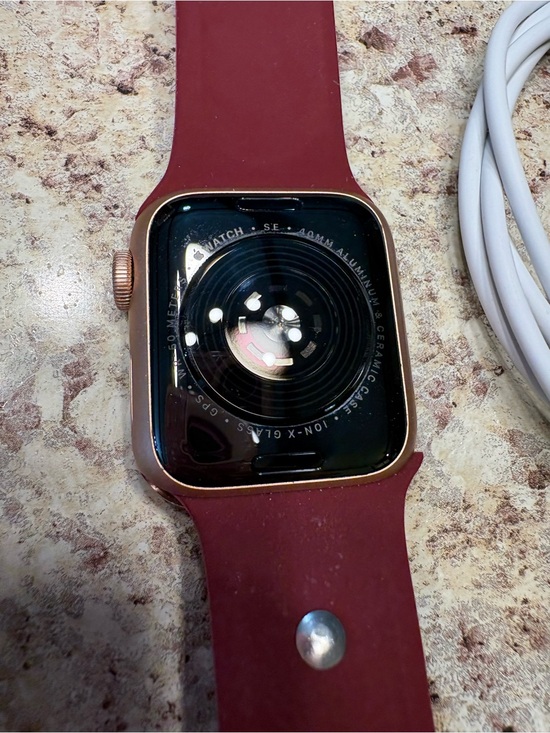 Apple Watch SE GPS 40mm main image 8